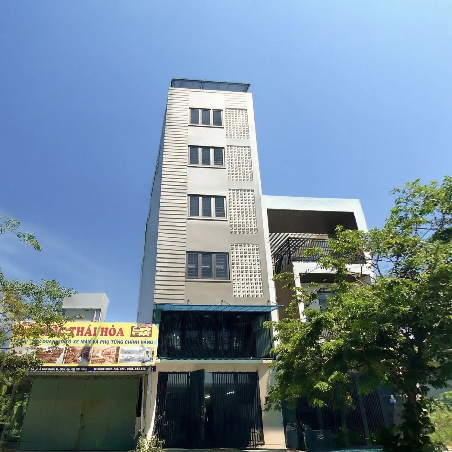 171-nguyen-hien-le-0_11zon.webp