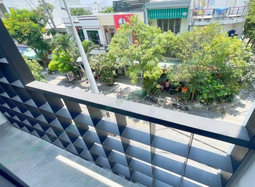 1-nguyen-thi-thap-6_11zon.webp
