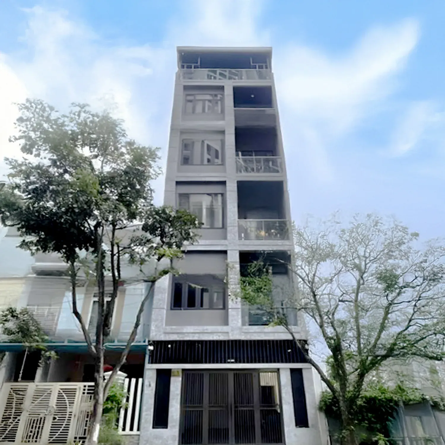 Cho thuê căn hộ studio Nguyễn Lộ Trạch