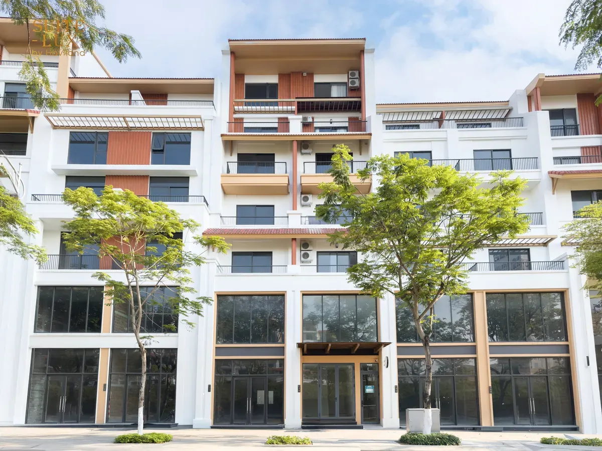 An Thy Apartment by Haviland