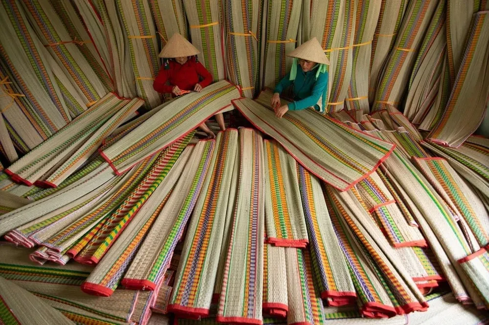 làng chiếu cẩm nê