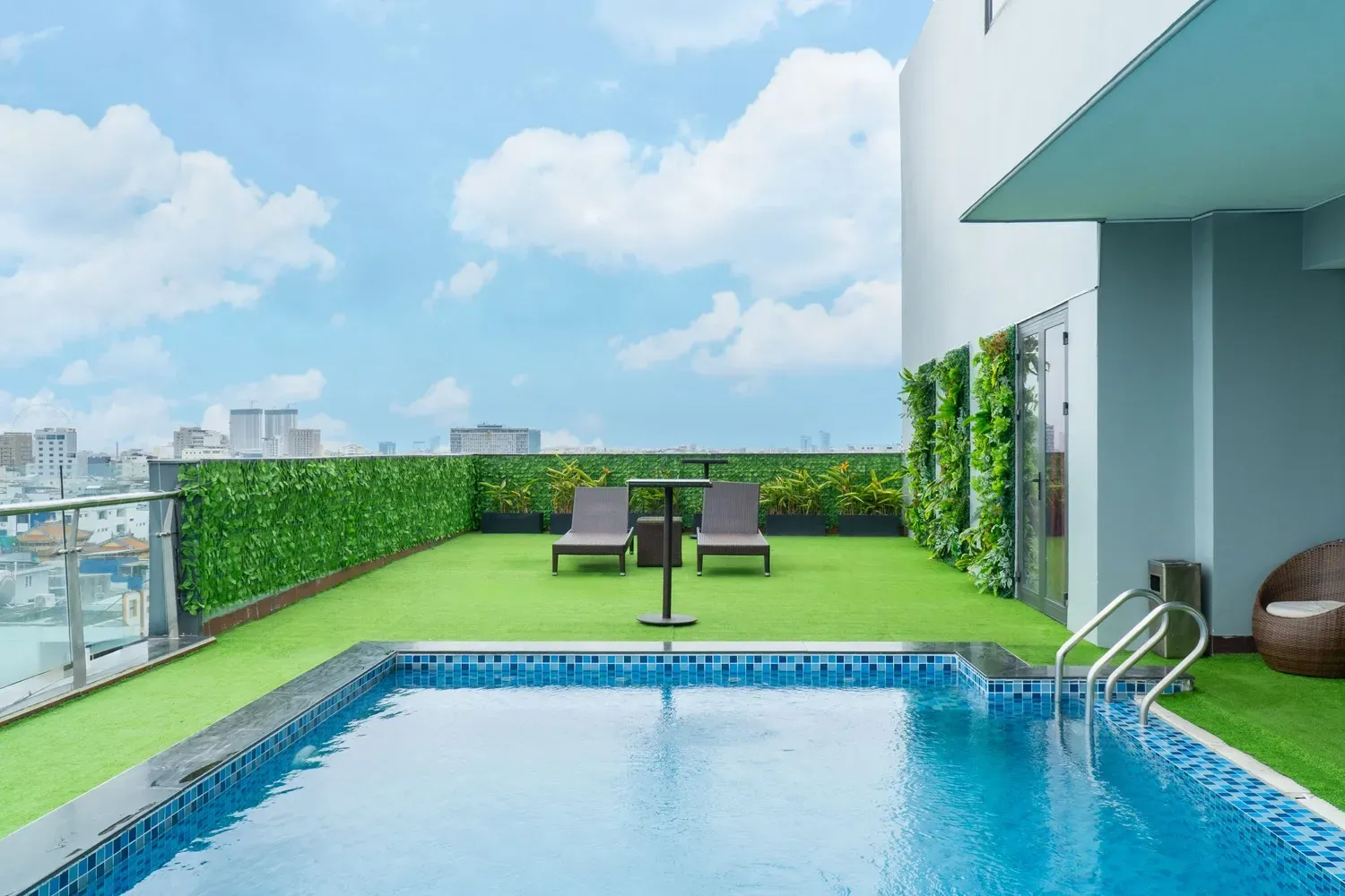 qc-hotel-1_11zon.webp