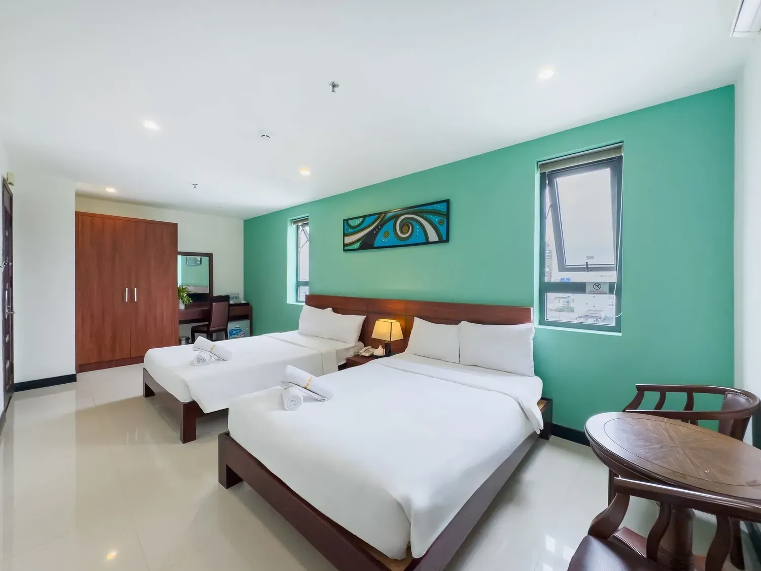 qc_hotel_6_11zon_f52a6b660a.webp