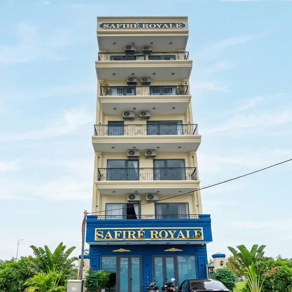 safire-royale-tn_11zon.webp