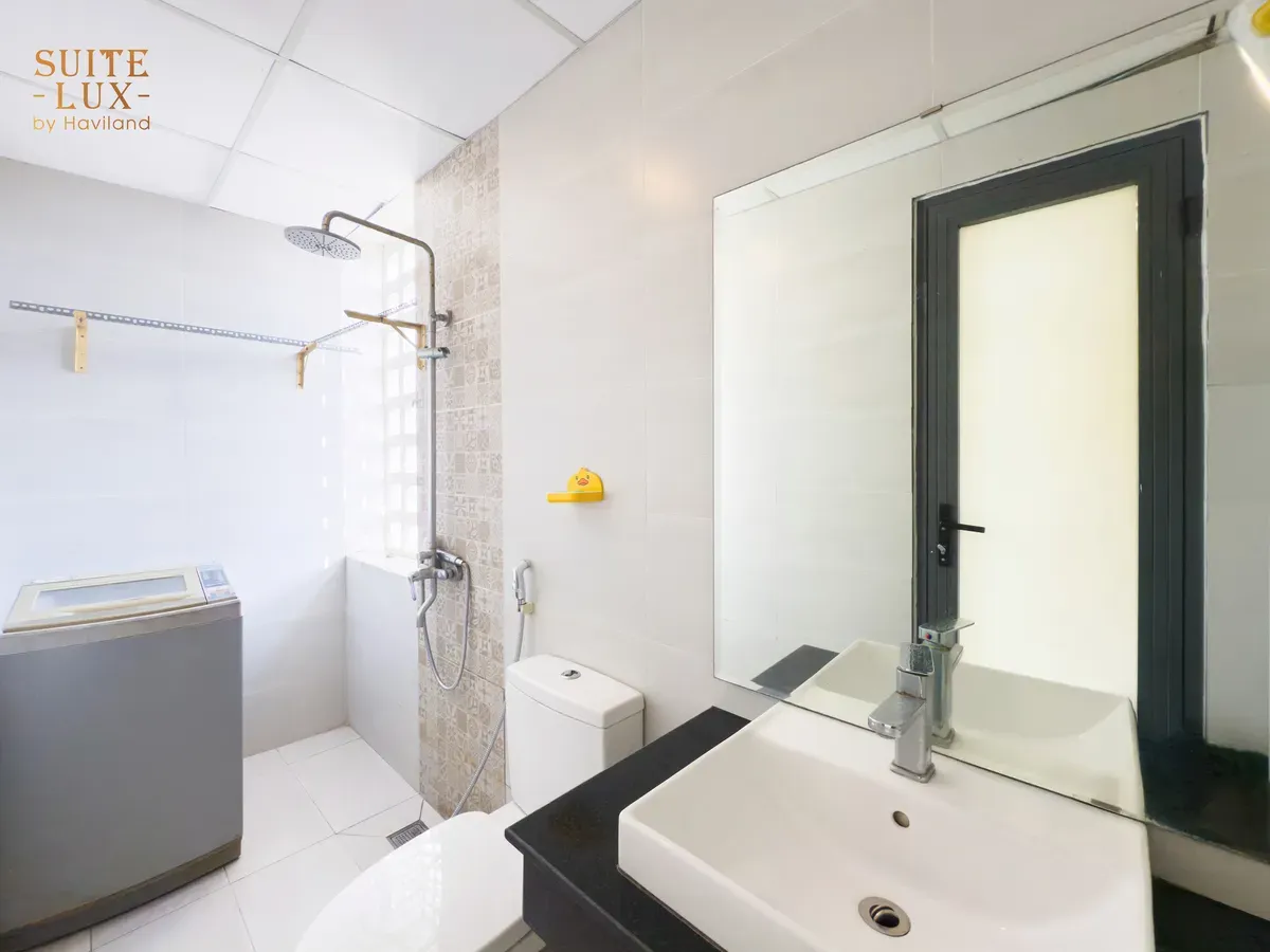 suite-lux5-3_11zon.webp