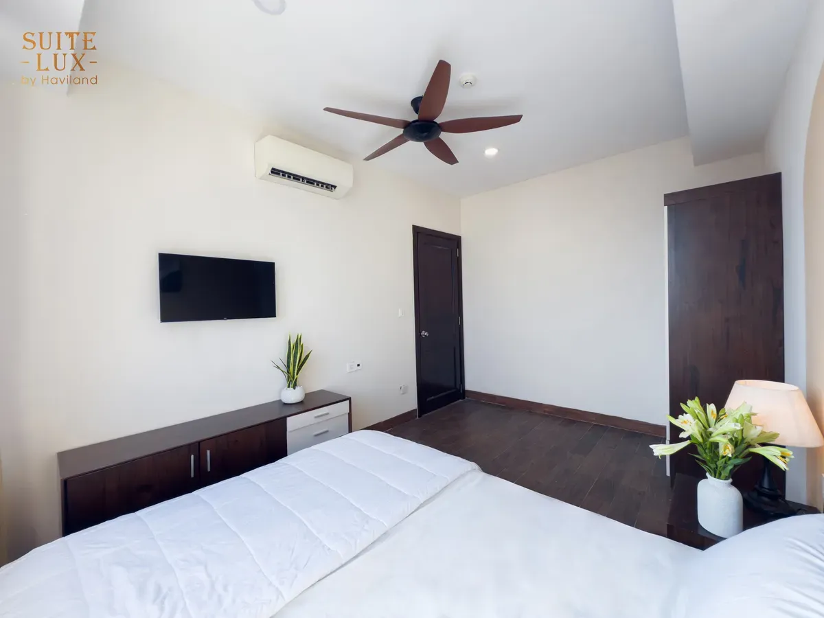 suite-lux5-6_11zon.webp
