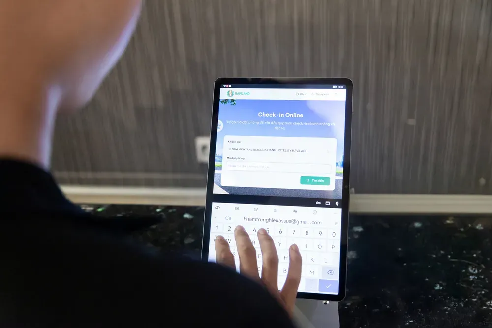 Thanh toán nhanh chóng bằng POS & Online Check-in